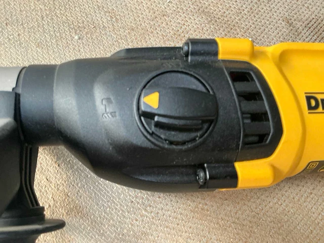 Dewalt d25033 boormachine - afbeelding 4 van  7