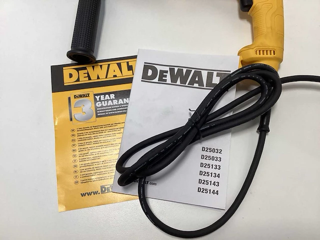 Dewalt d25033k sds-plus combihamer - 710w - afbeelding 1 van  1