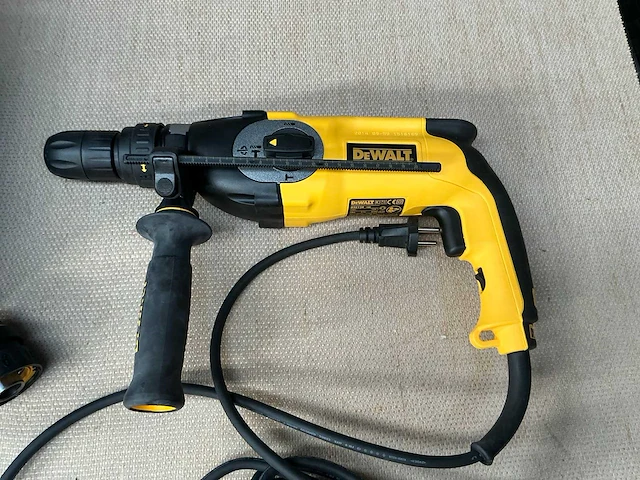 Dewalt d25124 klopboormachine - afbeelding 4 van  4