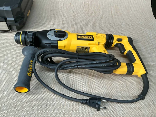 Dewalt d25233 boor-/breekhamer - afbeelding 2 van  4