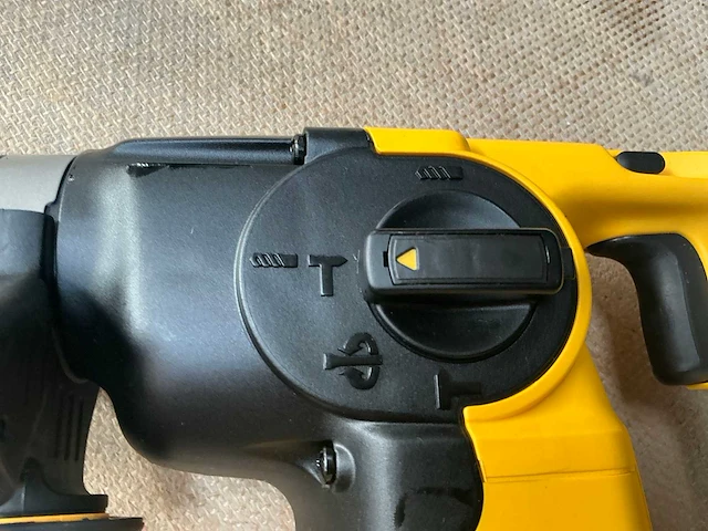 Dewalt d25314 boormachine - afbeelding 4 van  7