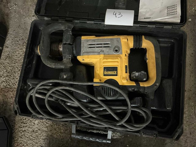 Dewalt d25831 klopboormachine - afbeelding 1 van  5