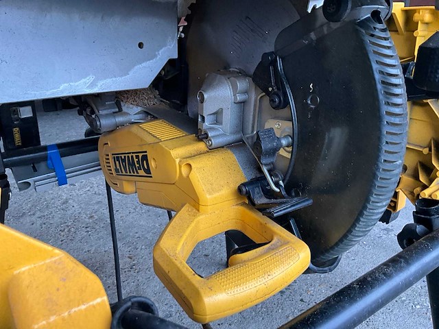 Dewalt d27107 verstekzaagcombinatie - afbeelding 7 van  9