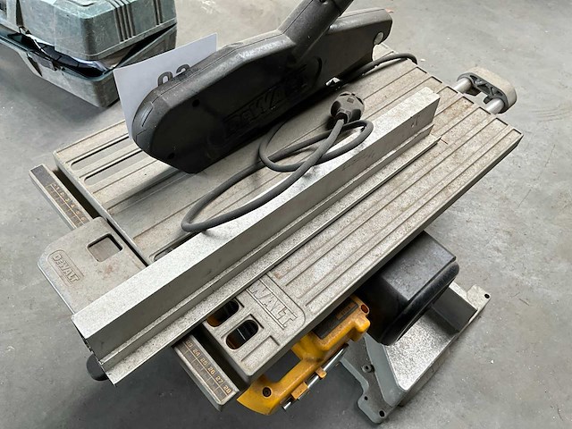 Dewalt d27111 afkort/tafelzaag - afbeelding 3 van  4