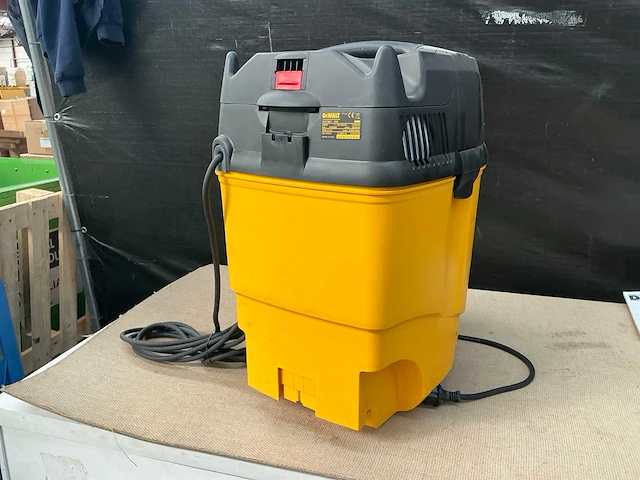 Dewalt d27902 industriële stofzuiger - afbeelding 5 van  7