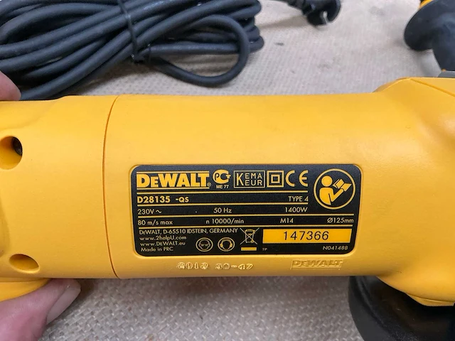 Dewalt d28135 haakse slijpmachine - afbeelding 4 van  9