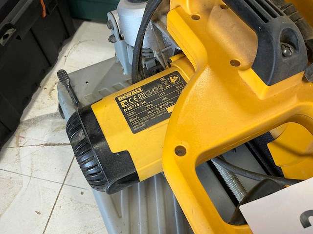 Dewalt d28715 afkortcirkelzaagmachine - afbeelding 4 van  4