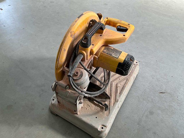 Dewalt d28715 muurzaagmachine - afbeelding 1 van  7
