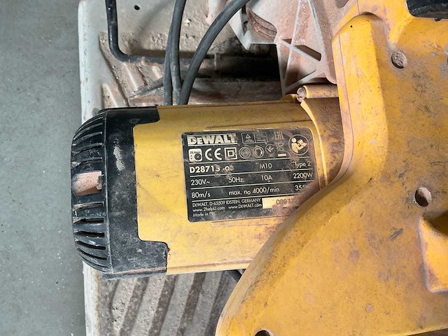 Dewalt d28715 muurzaagmachine - afbeelding 4 van  7