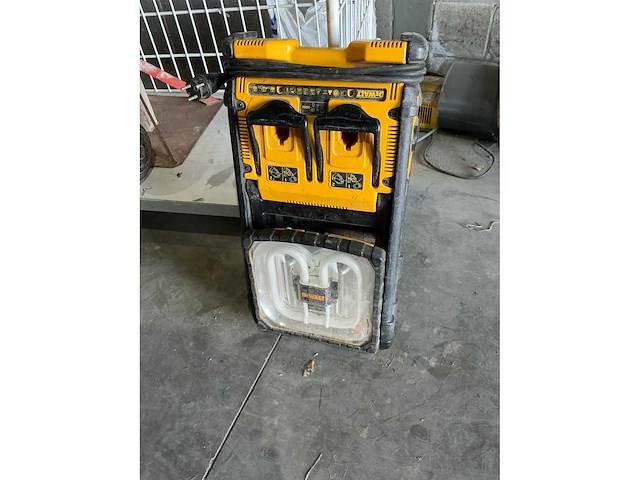 Dewalt dc022 bouwlamp - afbeelding 2 van  4