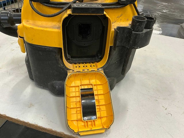 Dewalt dc500 qw stofzuiger - afbeelding 4 van  5