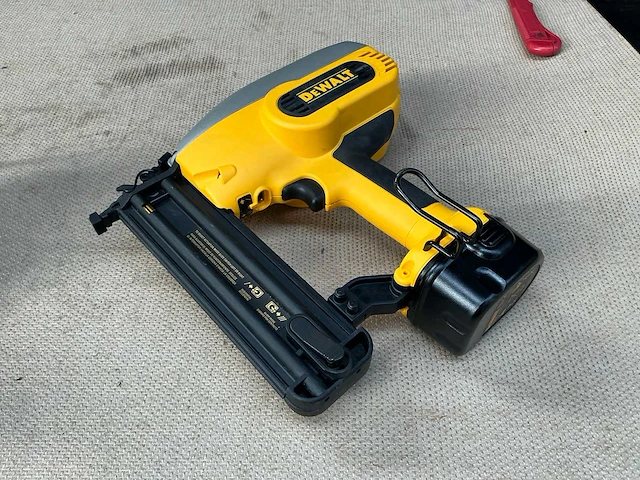Dewalt dc602 tacker - afbeelding 1 van  7