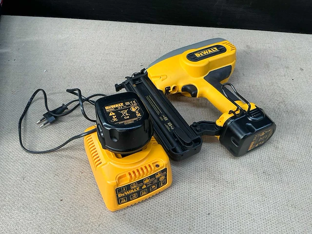Dewalt dc602 tacker - afbeelding 2 van  7