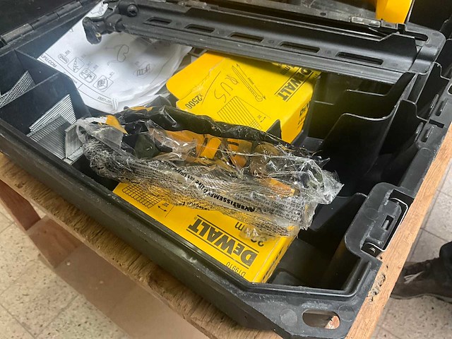 Dewalt dc616 accu nagelpistool/afwerktacker - afbeelding 6 van  7