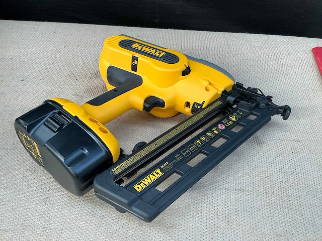Dewalt dc618 tacker - afbeelding 3 van  7