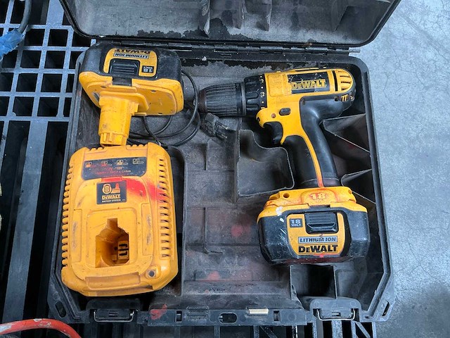 Dewalt dc722 boormachine - afbeelding 1 van  4