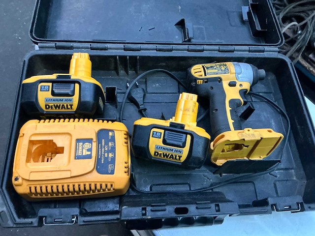 Dewalt dc827 accu schroefmachine - afbeelding 1 van  4