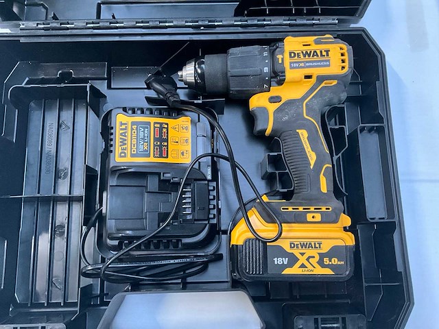 Dewalt dcd709 schroefboormachine - afbeelding 1 van  4