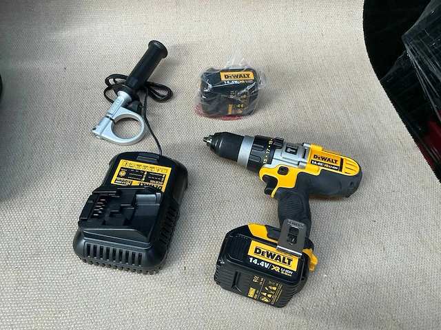Dewalt dcd936 schroefboormachine - afbeelding 1 van  4