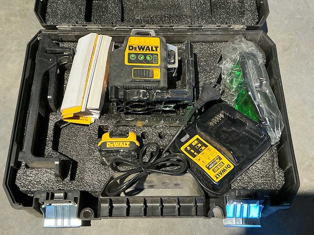 Dewalt dce089g bouwlaser - afbeelding 1 van  3