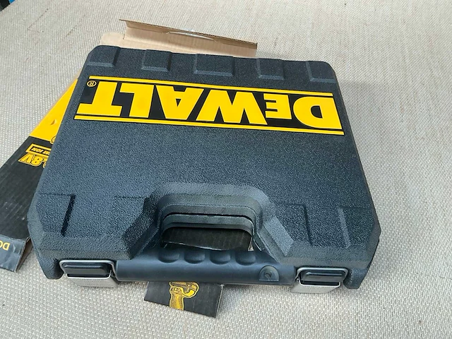 Dewalt dcf815 accu slagschroevendraaier - afbeelding 4 van  4