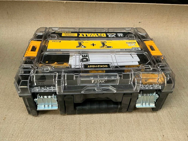 Dewalt dcf815 en dcd710 schroefboormachine-set - afbeelding 5 van  5