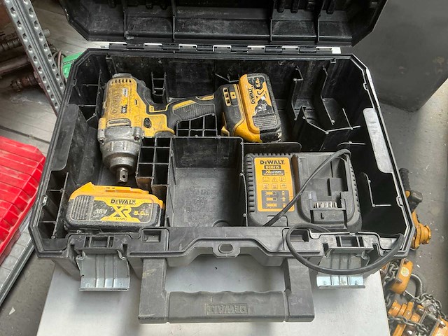 Dewalt dcf894 slagmoersleutel - afbeelding 1 van  8