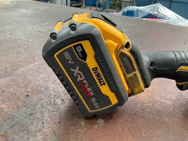 Dewalt dcg418 accu-haakse slijpmachine - afbeelding 2 van  3