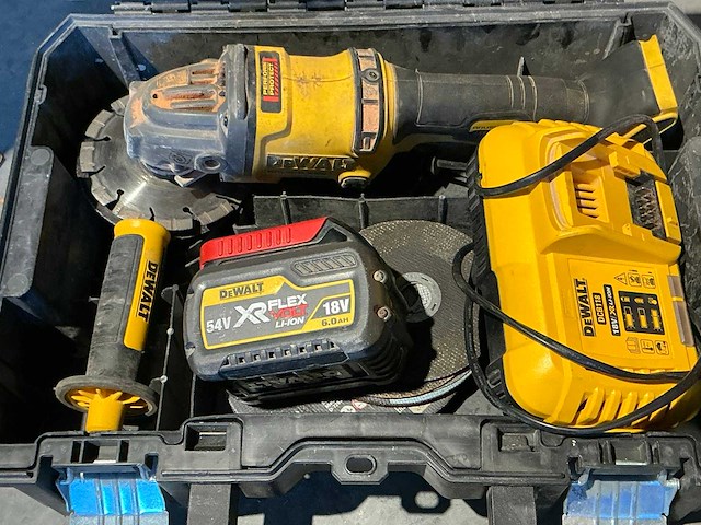 Dewalt dcg418 haakse slijpmachine - afbeelding 1 van  4