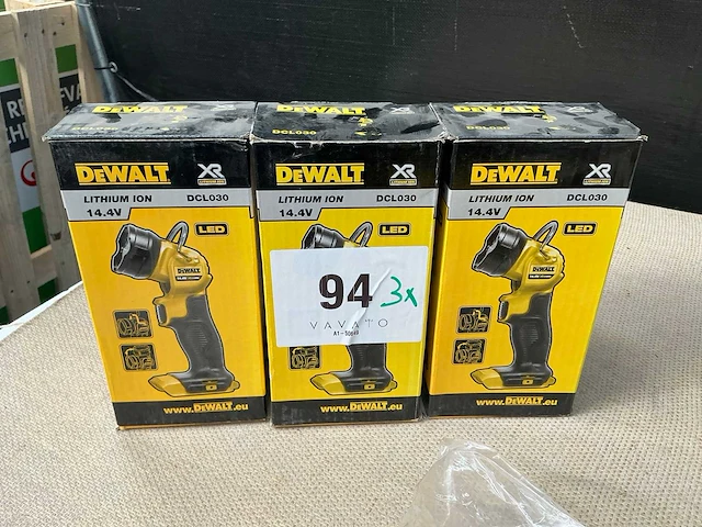 Dewalt dcl030 accu draaglamp (3x) - afbeelding 1 van  3