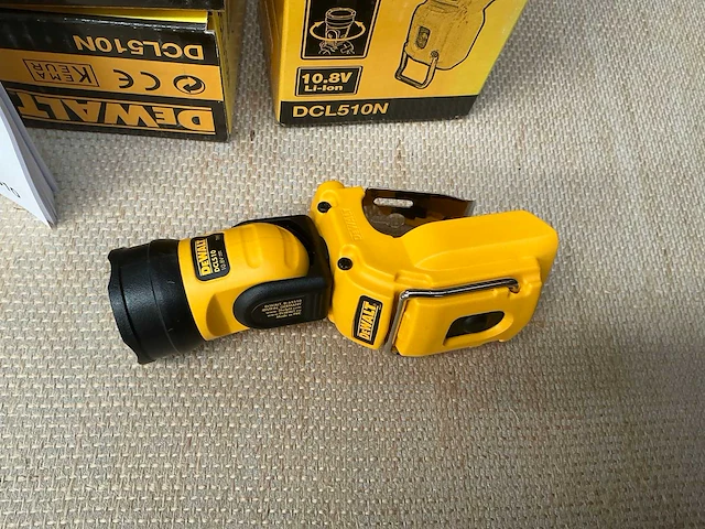 Dewalt dcl510 compacte accu bouwlamp (3x) - afbeelding 2 van  4