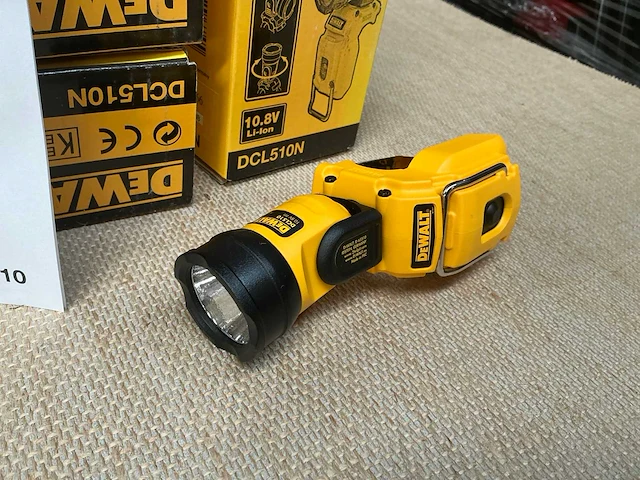 Dewalt dcl510 compacte accu bouwlamp (3x) - afbeelding 3 van  4