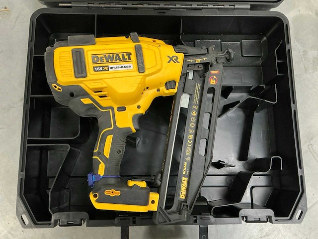 Dewalt dcn660 tacker - afbeelding 2 van  2