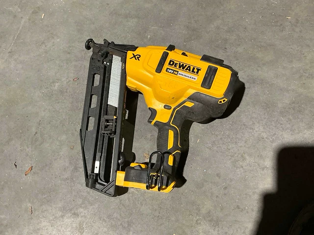 Dewalt dcn660 tacker - afbeelding 5 van  5