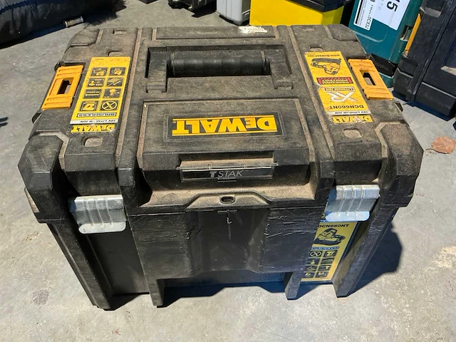 Dewalt dcn660 tacker - afbeelding 3 van  5