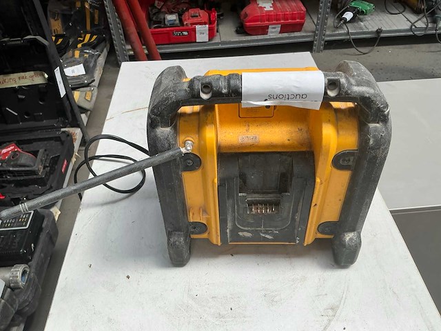 Dewalt dcr019 werfradio - afbeelding 5 van  6