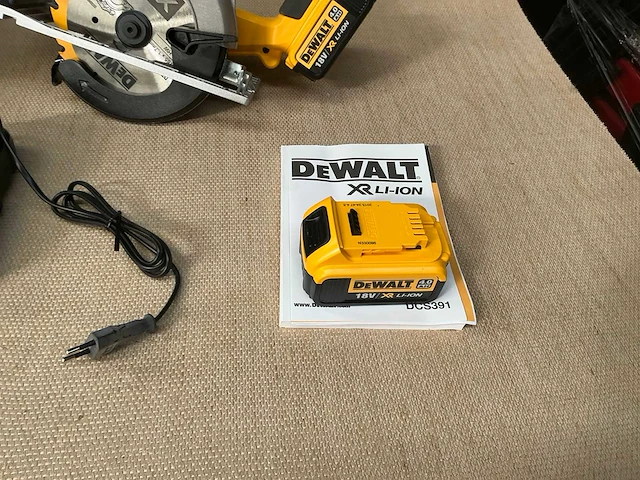 Dewalt dcs391 accu afkortzaag - afbeelding 4 van  4
