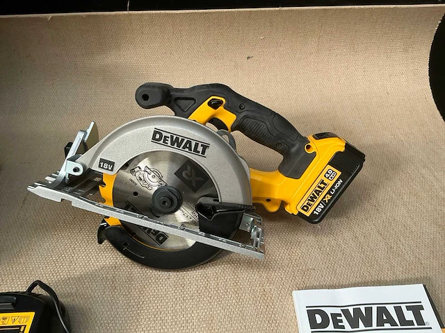 Dewalt dcs391 accu afkortzaag - afbeelding 5 van  5