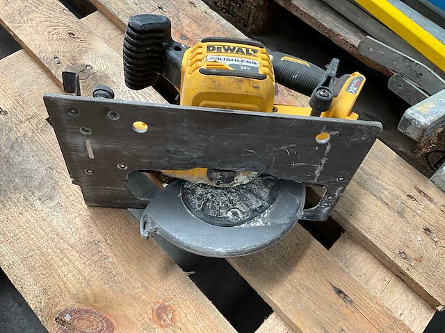 Dewalt dcs575 accu cirkelzaagmachine - afbeelding 5 van  8