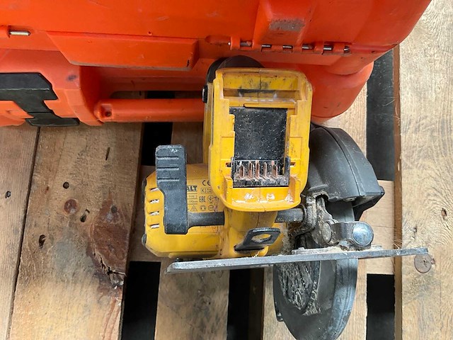 Dewalt dcs575 accu cirkelzaagmachine - afbeelding 7 van  8