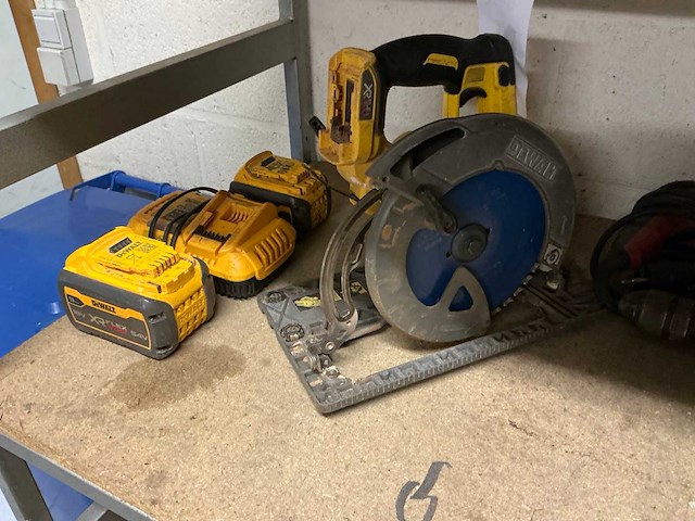 Dewalt dcs576 accu-cirkelzaag (2x) - afbeelding 1 van  5