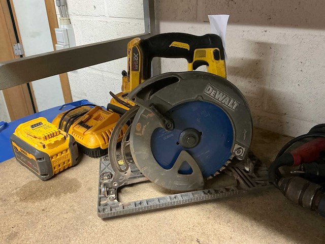 Dewalt dcs576 accu-cirkelzaag (2x) - afbeelding 2 van  5