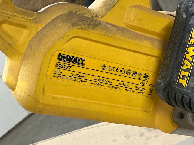 Dewalt dcs777 accu afkortcirkelzaagmachine - afbeelding 5 van  6