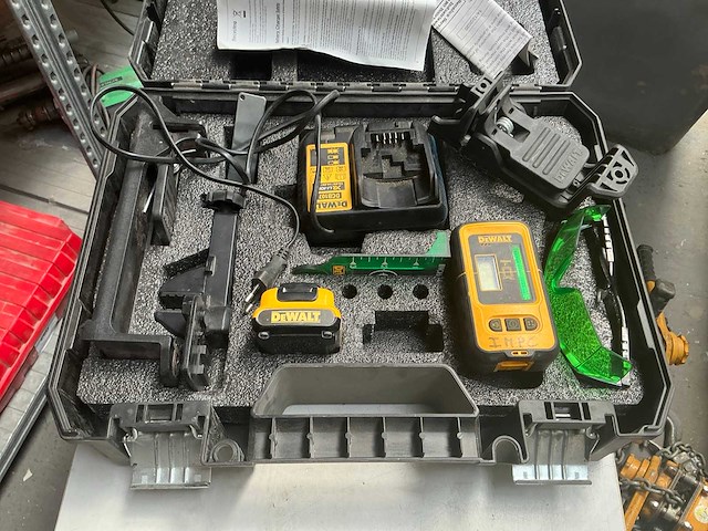 Dewalt de0892g laserdetctor - afbeelding 1 van  11