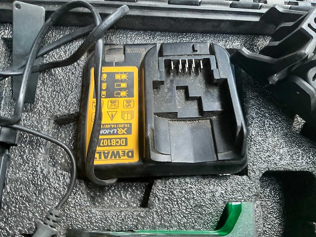 Dewalt de0892g laserdetctor - afbeelding 9 van  11