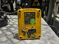 Dewalt diverse batterijen en batterijlader (4x) - afbeelding 3 van  5