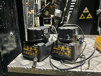 Dewalt diverse batterijen en batterijlader (4x) - afbeelding 4 van  5