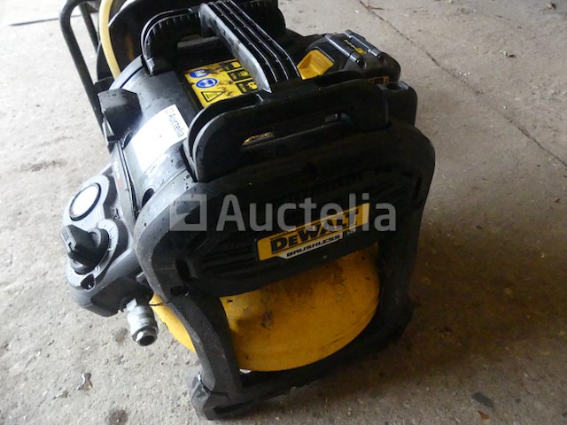 Dewalt draagbare batterijcompressor dcc1054 snoerloos - afbeelding 8 van  8