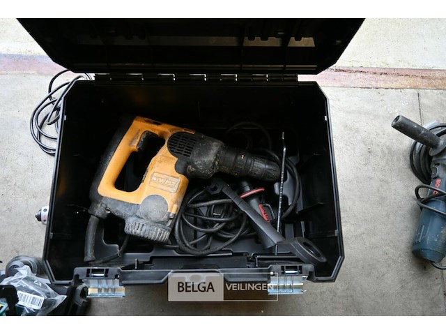 Dewalt drilboor in koffer - afbeelding 2 van  3