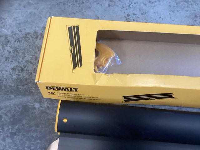 Dewalt drywall spachtelmes 48” / 1219mm (dxtt 2-948) - afbeelding 6 van  7